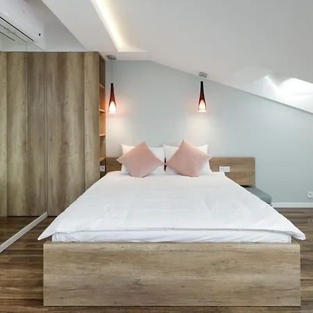 Between Old Town And Jewish Quarter - Great Pleace Apartamento